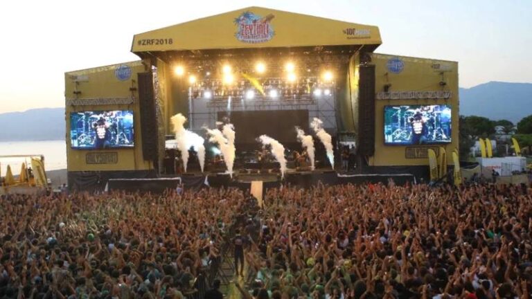 zeytinli-rock-festivali-iptal-edildi-AeOeASjh.jpg