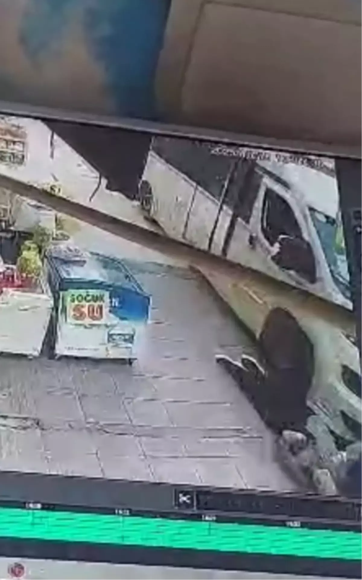 adanada minibus kazasi 2 yarali OKRD9bvm.jpg