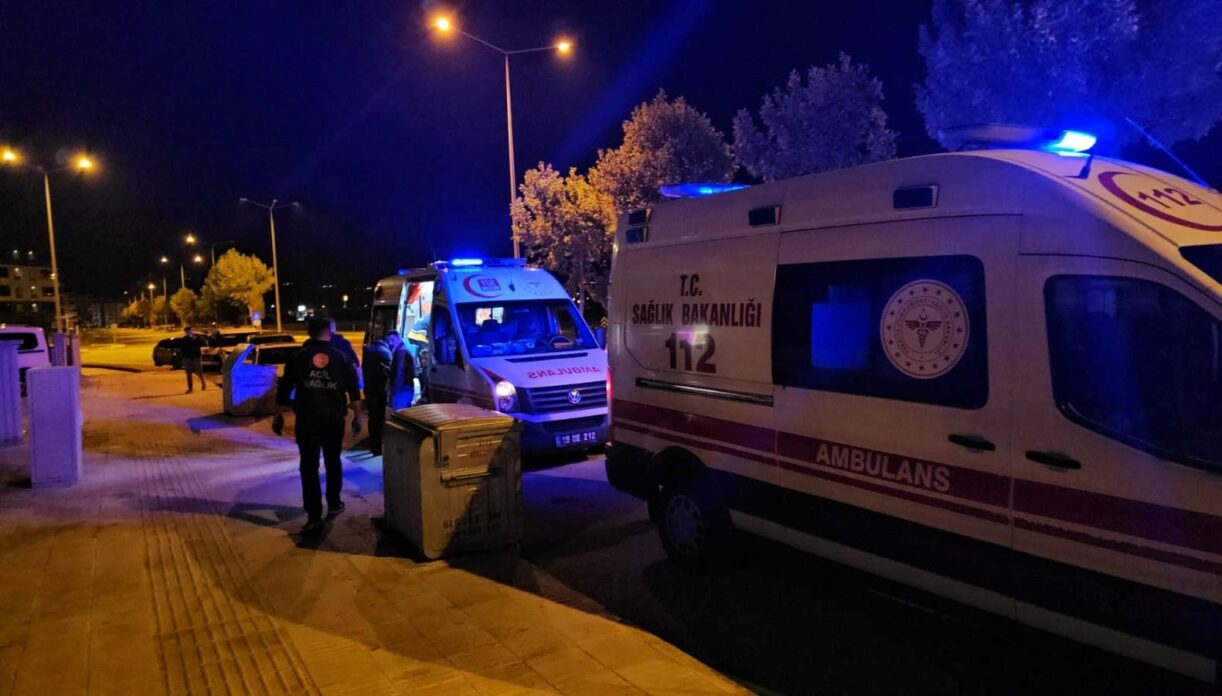 aksesuarcida bicakli kavga uc yarali L7j3vpzL.jpg