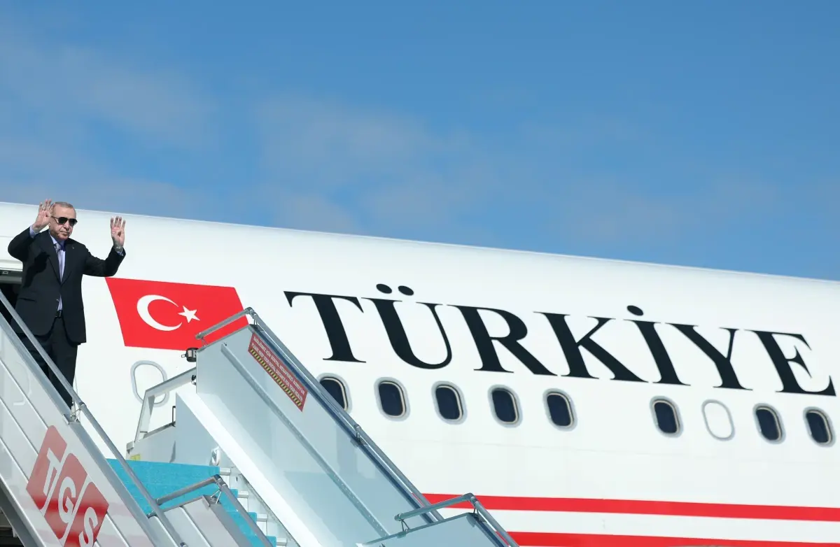 cumhurbaskani erdogan baris icin sarm el seyh zirvesine katilmak uzere misirda AKxBp2Js.jpg