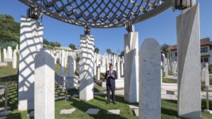 ozel aliya izzetbegovici andi dusunceyle siyaseti inancla adaleti bulusturabilen ender liderlerdendi dRflF7fx.jpg
