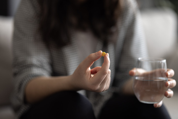 hepimiz bunu yapiyoruz ama kalici hasara sebep olabiliyor kendi basiniza sakin agri kesici icmeyin 54h47FNj.jpg