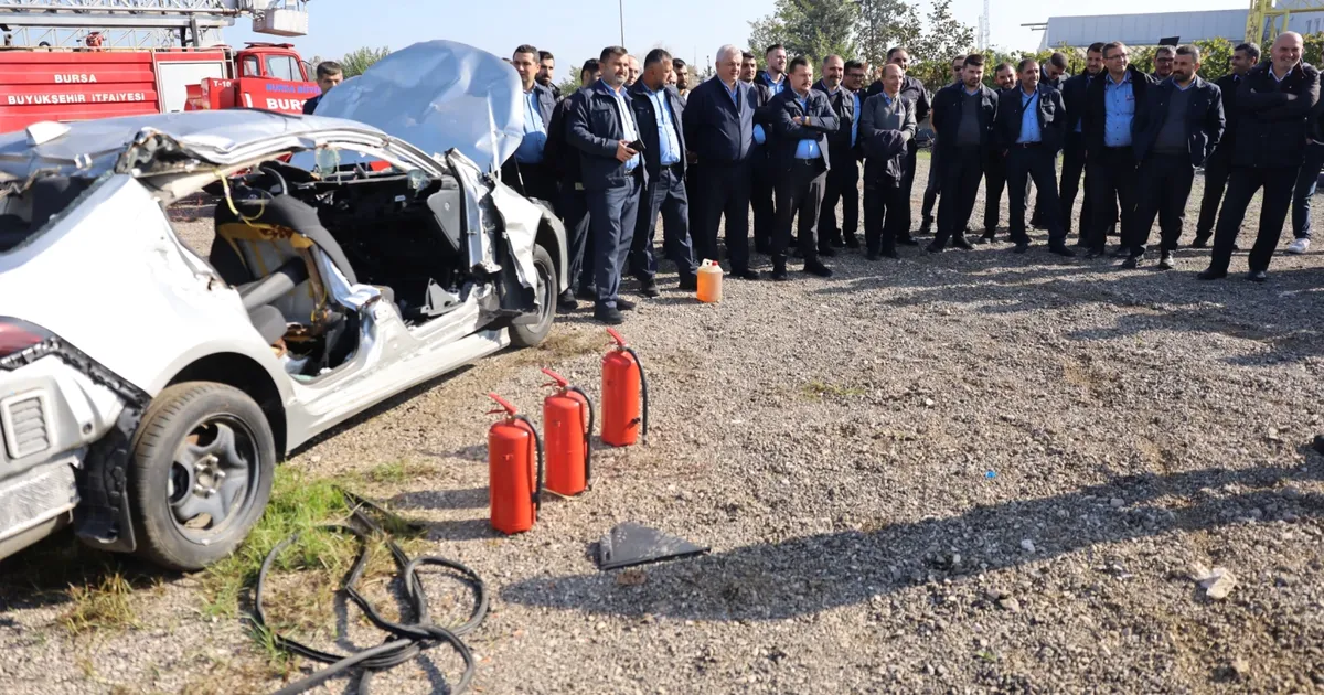 otobus soforlerine yangin sondurme egitimi KXGHrecn.webp