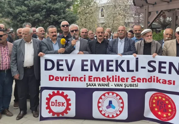 erdoganin-simit-cay-hesabini-hatirlattilar-vanda-emeklilerden-basin-aciklamasi-bunun-hesabini-sandikta-soracagiz-nUAg963j