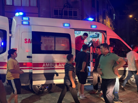 Manisada dehset gecesi cocuklarinin gozu onunde esinin burnunu isirarak kopardi QDz3EdZR